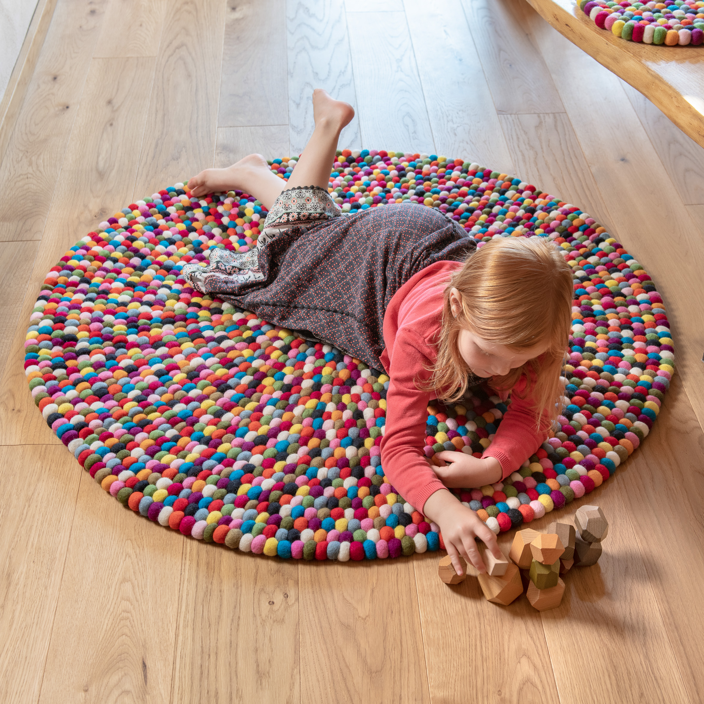 Filzkugel Teppich rund 120 cm