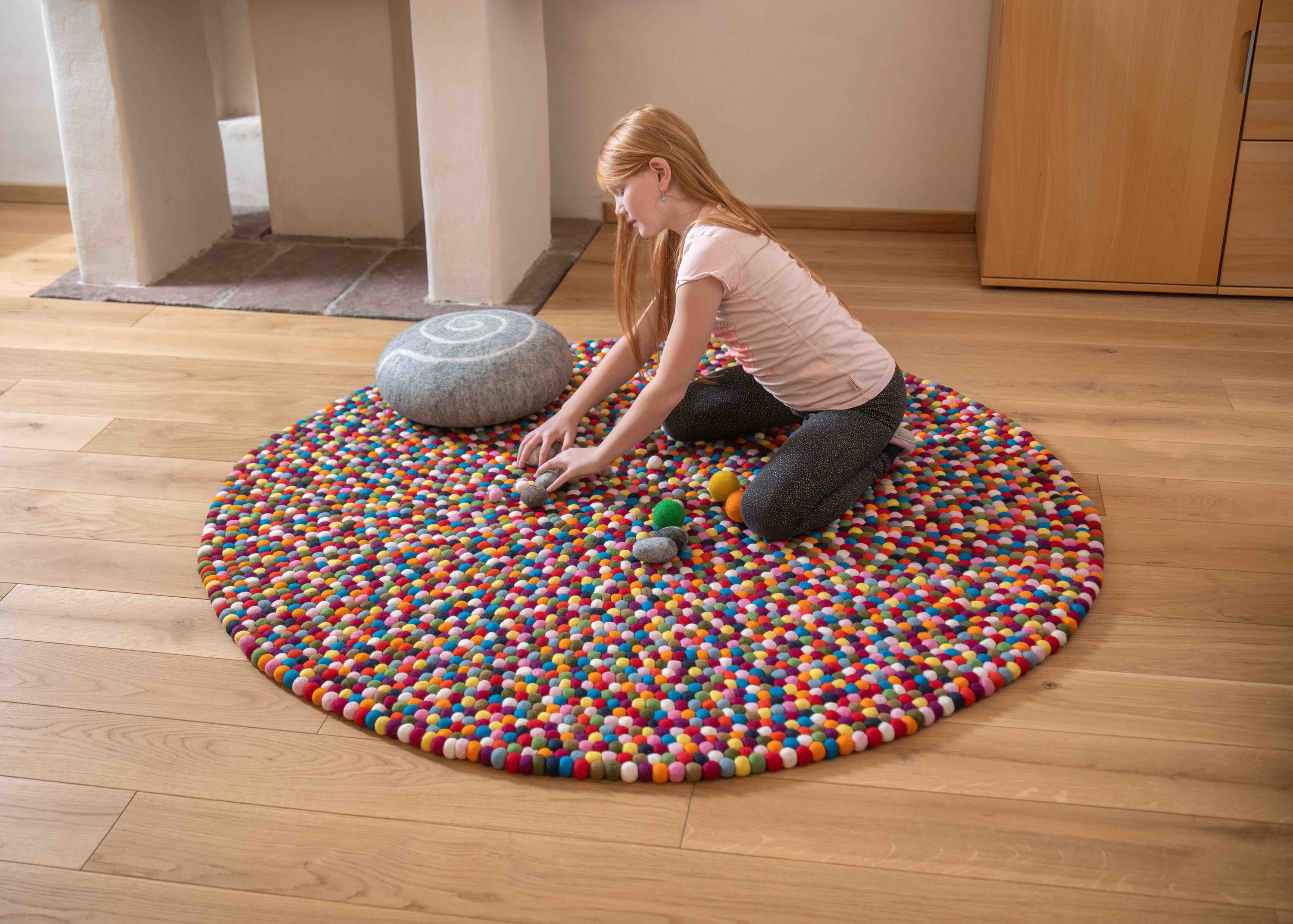 Filzkugel Teppich rund 160 cm