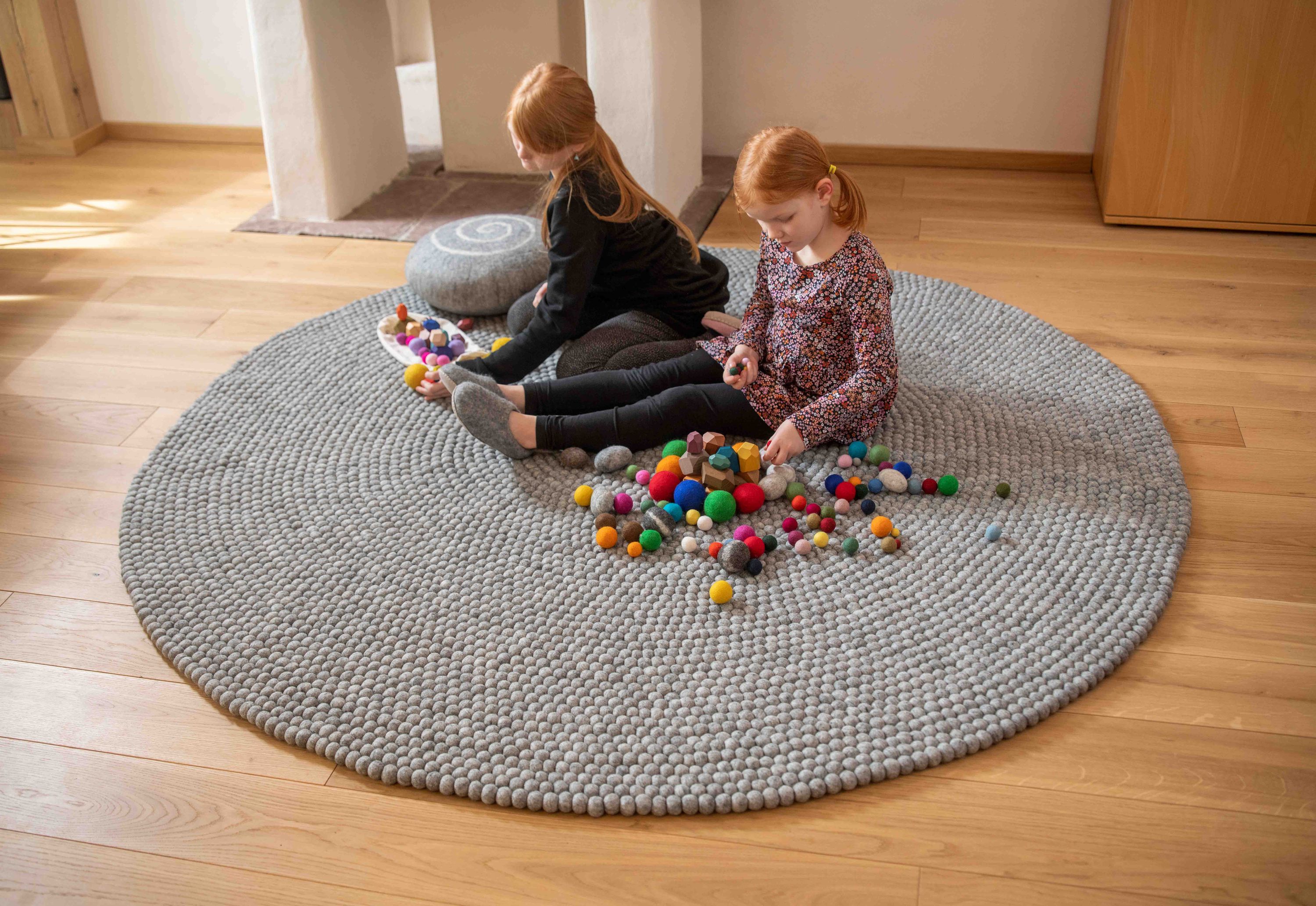 Filzkugel Teppich rund 200 cm