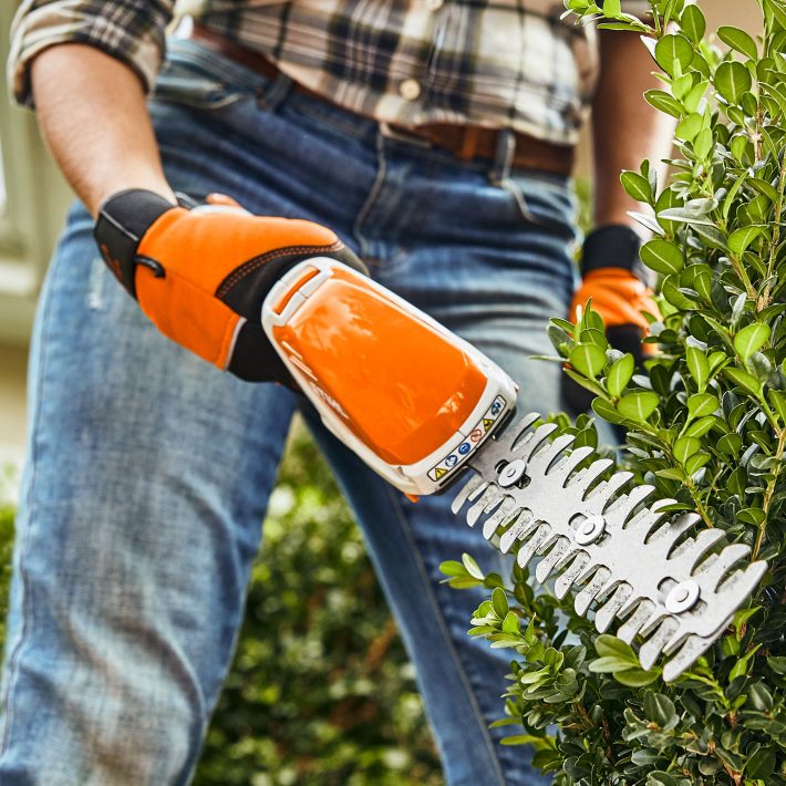 STIHL Akku-Heckenschere HSA 26, SET mit Akku und Ladegerät STIHL HSA 26 Akku-Heckenschere Set mit Akku
