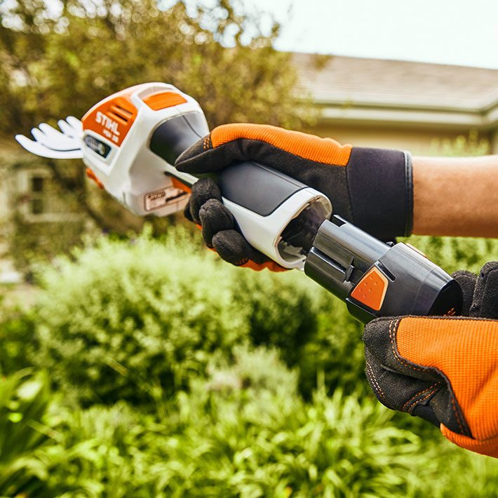 STIHL Akku-Heckenschere HSA 26, SET mit Akku und Ladegerät STIHL HSA 26 Akku-Heckenschere Set mit Akku