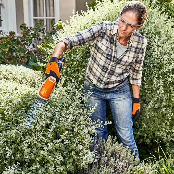 STIHL Akku-Heckenschere HSA 26, SET mit Akku und Ladegerät STIHL HSA 26 Akku-Heckenschere Set mit Akku