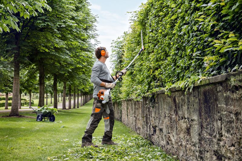 STIHL Benzin-Heckenschneider HL 94 C-E STIHL Benzin-Heckenschneider HL 94 C-E