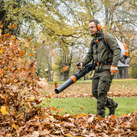 STIHL Rückentragbares Blasgerät BR 800 C-E STIHL Rückentragbares Blasgerät BR 800 C-E