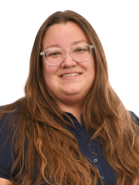 Julia, Accounting