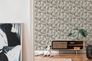 Vliestapete-Weiss-Gruen-Gold-Metallic-Blattmuster-39094-1-63215616_7 7