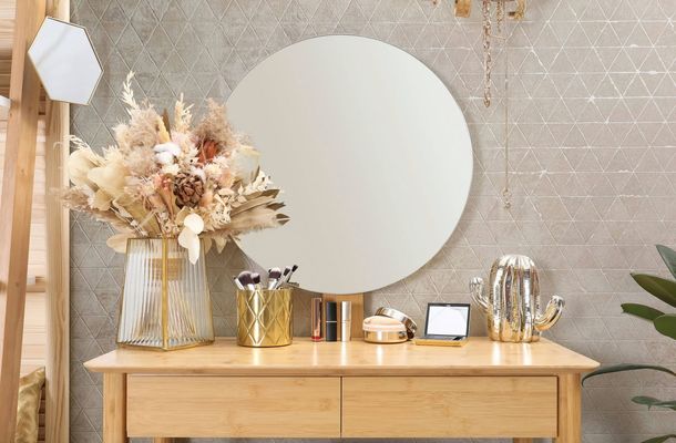 Non-woven wallpaper mosaic beige cream metallic 82423