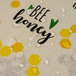 Bienen-Wabe-Honig5.jpeg