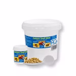 Calcium Snail Sticks - Alleinfutter für Schnecken - Eimer Dose Löffel mit Futtersticks (Produktbild)