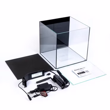 Nano Aquarium Black Cube Komplett-Set 20l - mit Innenfilter, LED, Abdeckscheibe und Unterlegmatte Nano Aquarium Black Cube Komplett-Set 20l - mit Innenfilter, LED, Abdeckscheibe und Unterlegmatte (Produktbild)