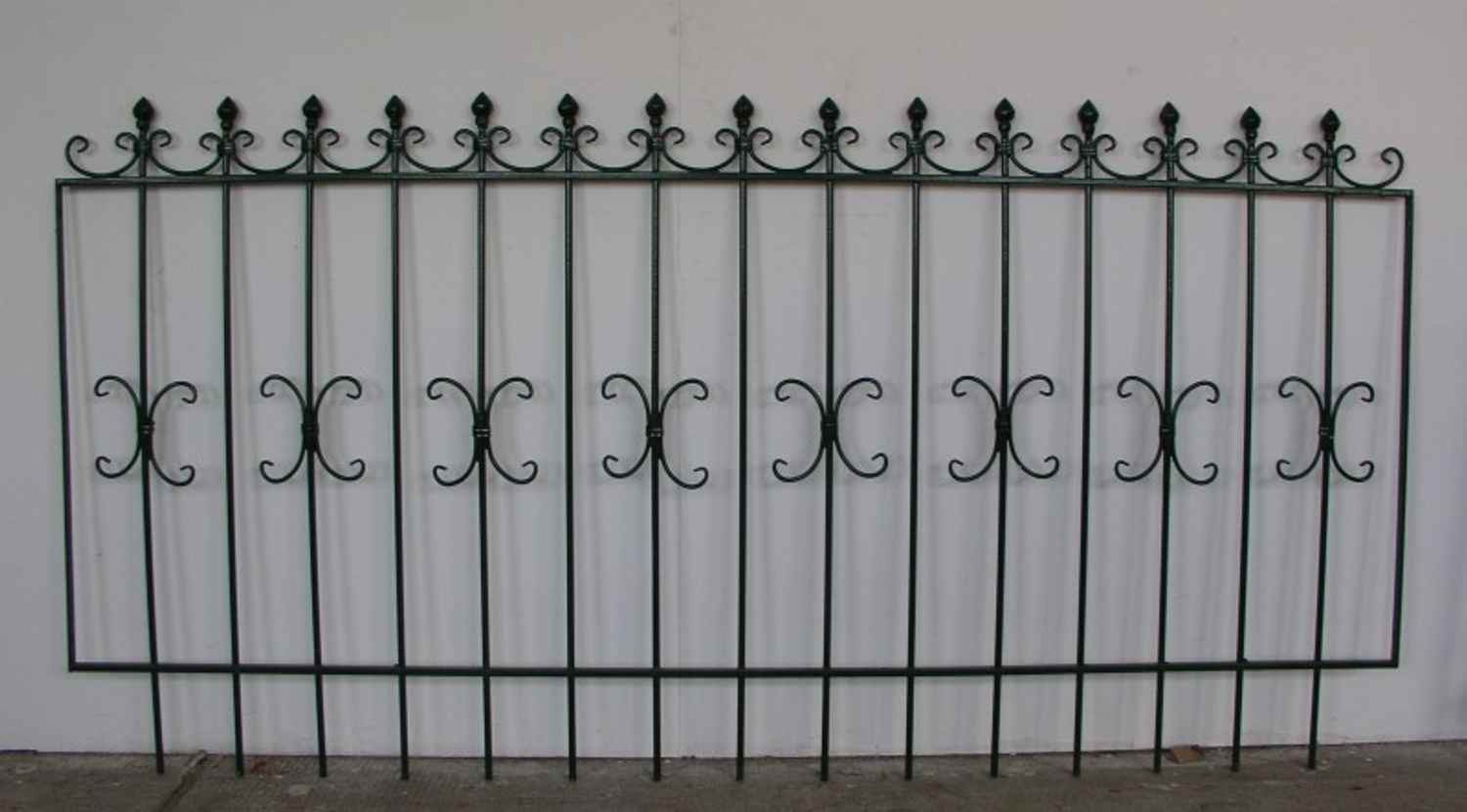 10 Meter Schmiedeeisen Zaun Metallzaun Gartenzaun Cassel-Z100/200 Feuer Verzinkt 10 Meter Schmiedeeisen Zaun Metallzaun Gartenzaun Cassel-Z100/200 Feuer Verzinkt