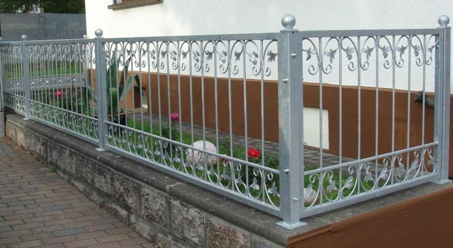 Schmiedeeisen Metallzaun Zaunelement Monaco-Z100/300 Geländer Feuer Verzinkt Schmiedeeisen Metallzaun Zaunelement Monaco-Z100/300 Geländer Feuer Verzinkt
