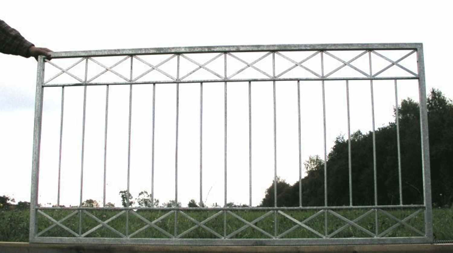 1 Meter Gartenzaun Zäune Zaunfeld Metallzaun Balkon Crossline-Z100/200 verzinkt 1 Meter Gartenzaun Zäune Zaunfeld Metallzaun Balkon Crossline-Z100/200 verzinkt