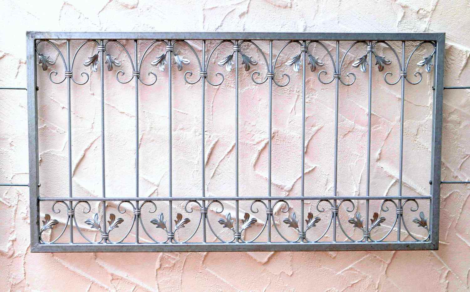 Fenstergitter Metall Schmiedeeisen Gitter Einbruchschutz Monaco-Z60/102 Feuer verzinkt Fenstergitter Metall Schmiedeeisen Gitter Einbruchschutz Monaco-Z60/102 Feuer verzinkt