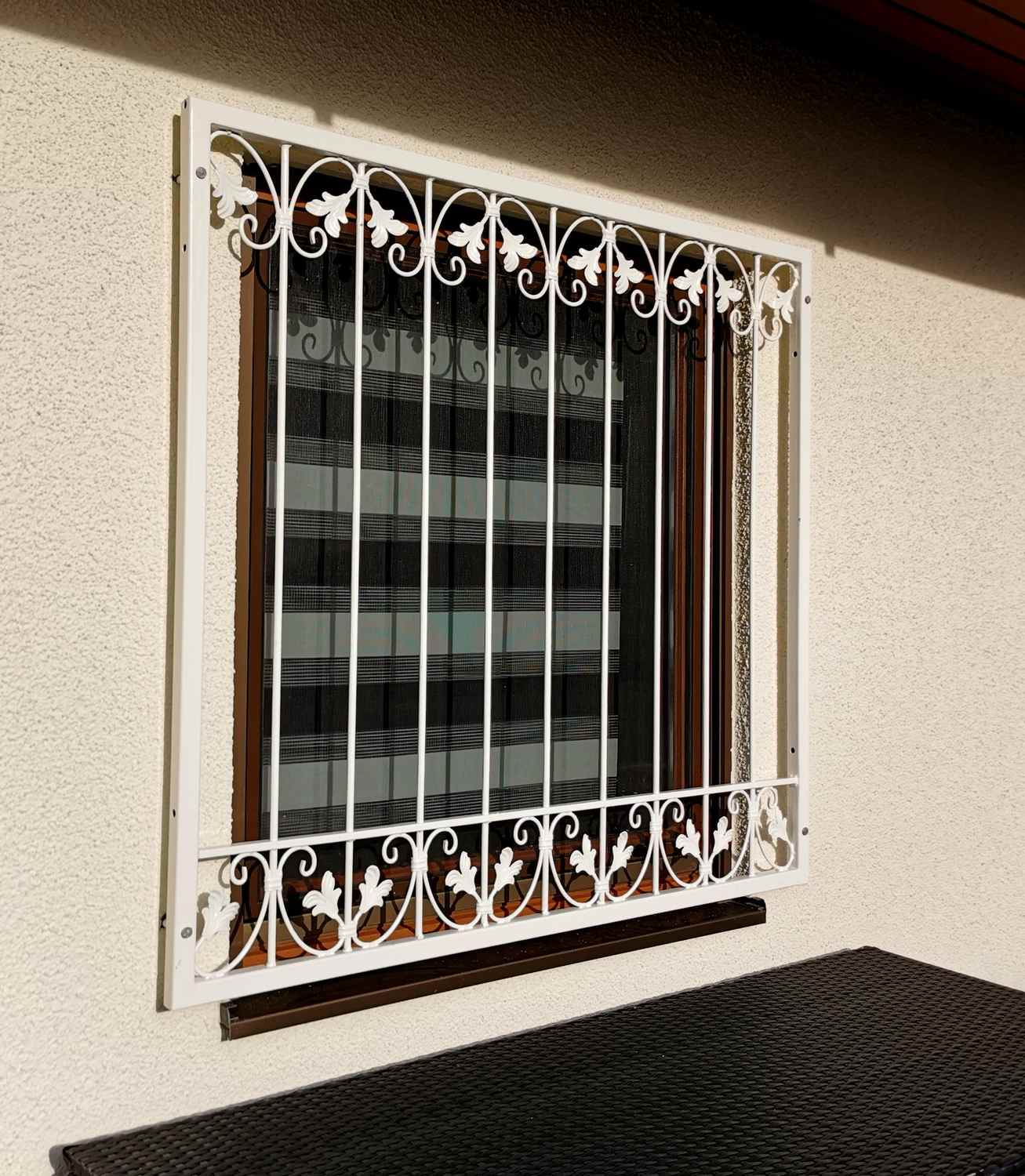 Fenstergitter Metall Schmiedeeisen Gitter Einbruchschutz Monaco-Z140/102 Feuerverzinkt Fenstergitter Metall Schmiedeeisen Gitter Einbruchschutz Monaco-Z140/102 Feuerverzinkt