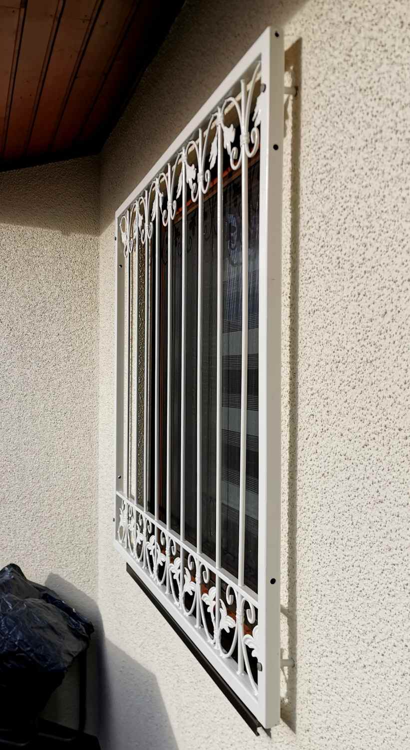 Fenstergitter Metall Schmiedeeisen Gitter Einbruchschutz Monaco-Z140/102 Feuerverzinkt Fenstergitter Metall Schmiedeeisen Gitter Einbruchschutz Monaco-Z140/102 Feuerverzinkt