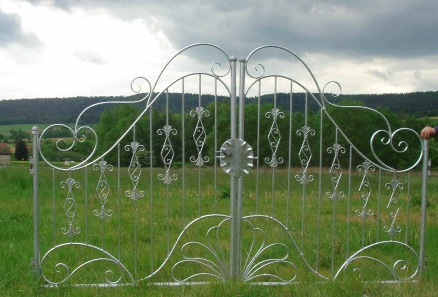 Traumhaft Gartentür Gartentor Einfahrtstor Vitoria-GT300S roh rost P.-Set 80 Traumhaft Gartentür Gartentor Einfahrtstor Vitoria-GT300S roh rost P.-Set 80