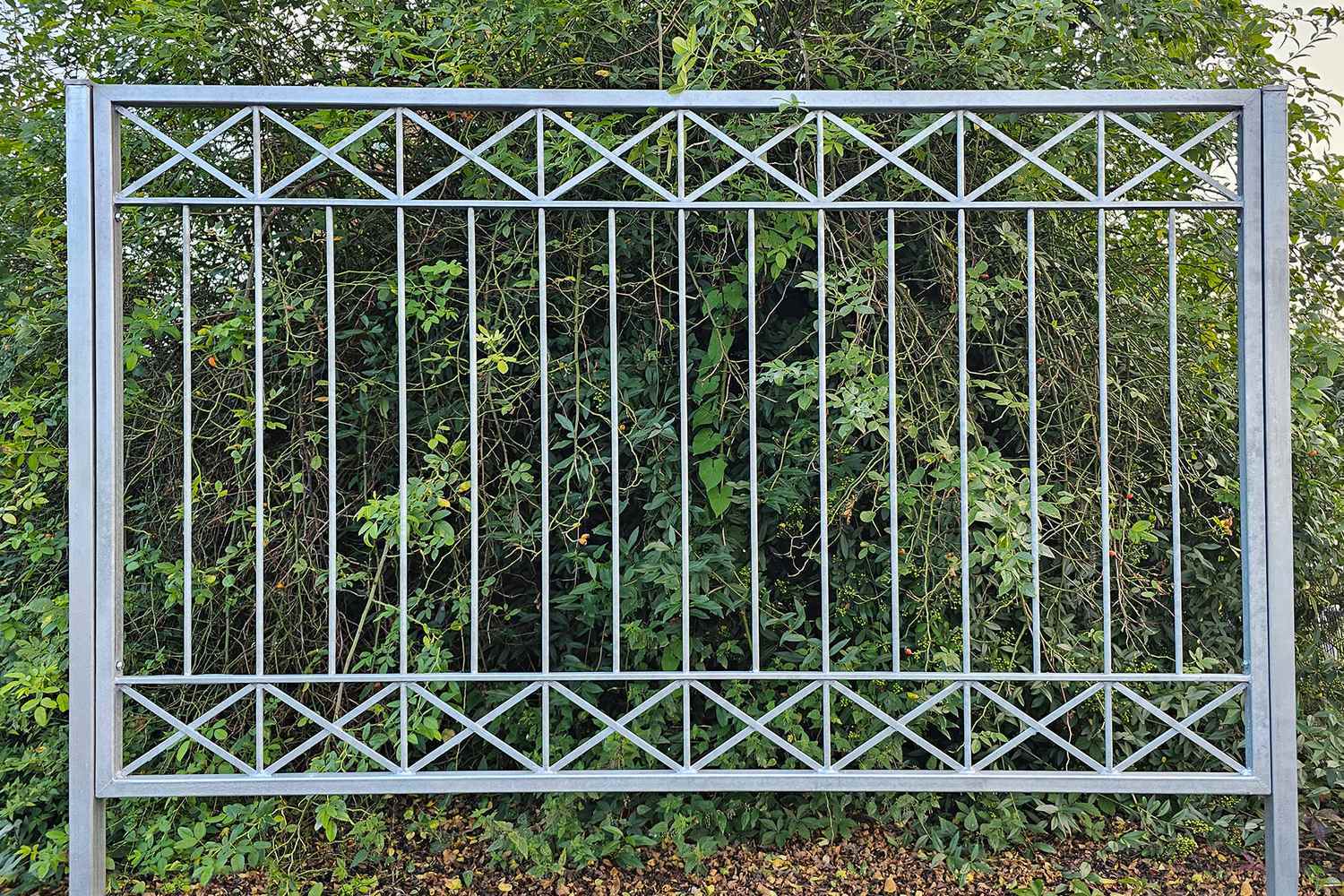 1 Meter Gartenzaun Zaunfeld Metall Balkon Crossline-Z120/200 Feuer verzinkt 1 Meter Gartenzaun Zaunfeld Metall Balkon Crossline-Z120/200 Feuer verzinkt