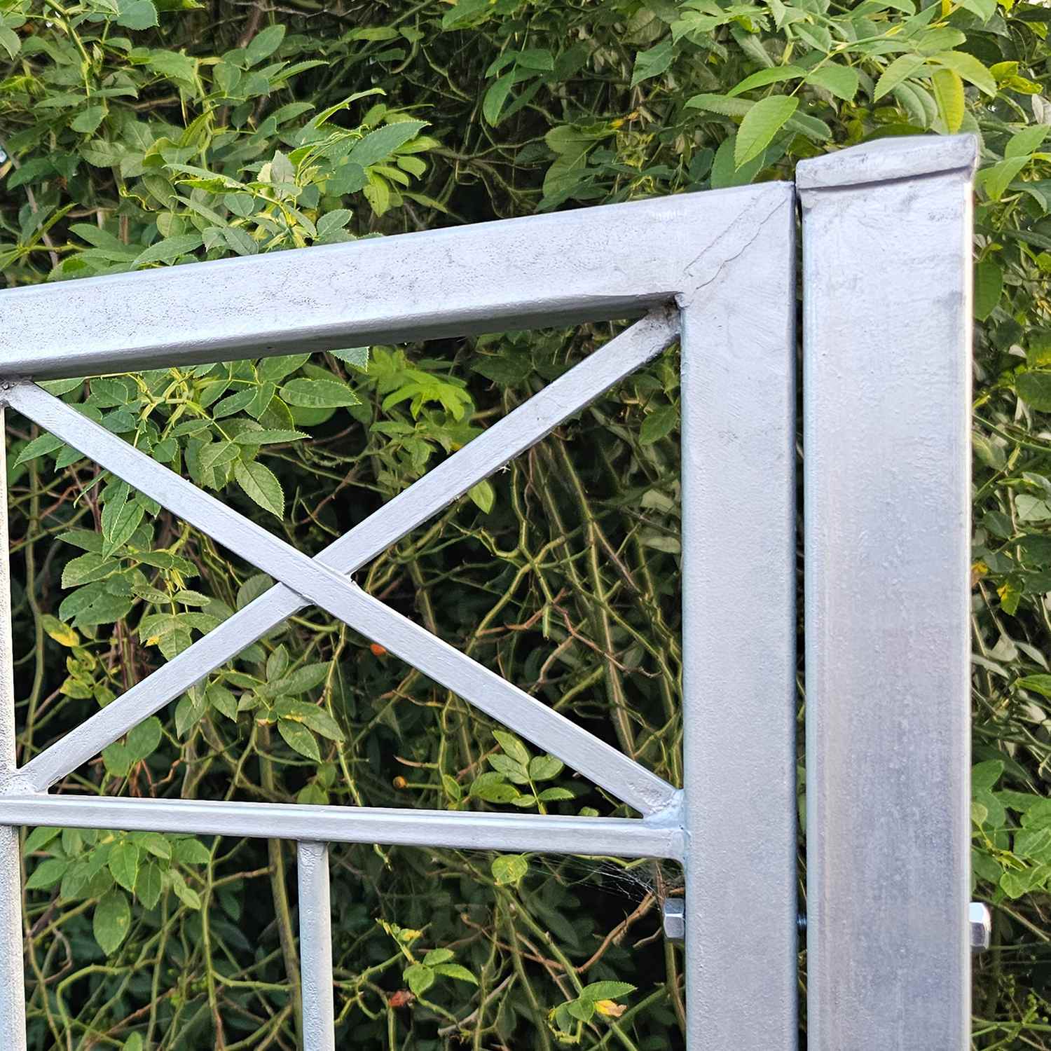 1 Meter Gartenzaun Zaunfeld Metall Balkon Crossline-Z120/200 Feuer verzinkt 1 Meter Gartenzaun Zaunfeld Metall Balkon Crossline-Z120/200 Feuer verzinkt