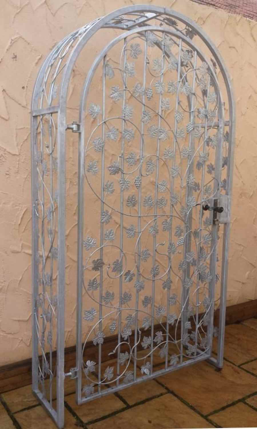 Gartentür Pforte Rosenbogen mit Tür Bachus-RBGT-RBSL 100/220/40 Schloss Verzinkt Gartentür Pforte Rosenbogen mit Tür Bachus-RBGT-RBSL 100/220/40 Schloss Verzinkt