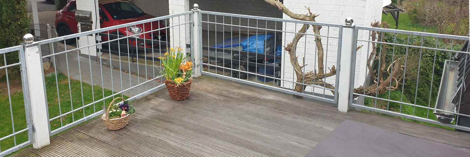 Metall Geländer modern Balkon Boston-Z100/200 Balkongeländer Feuer verzinkt Metall Geländer modern Balkon Boston-Z100/200 Balkongeländer Feuer verzinkt