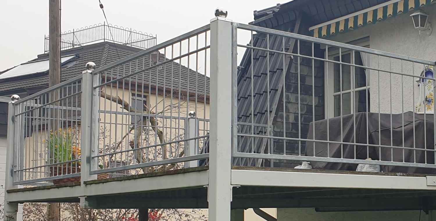 Metall Geländer modern Balkon Boston-Z100/200 Balkongeländer Feuer verzinkt Metall Geländer modern Balkon Boston-Z100/200 Balkongeländer Feuer verzinkt