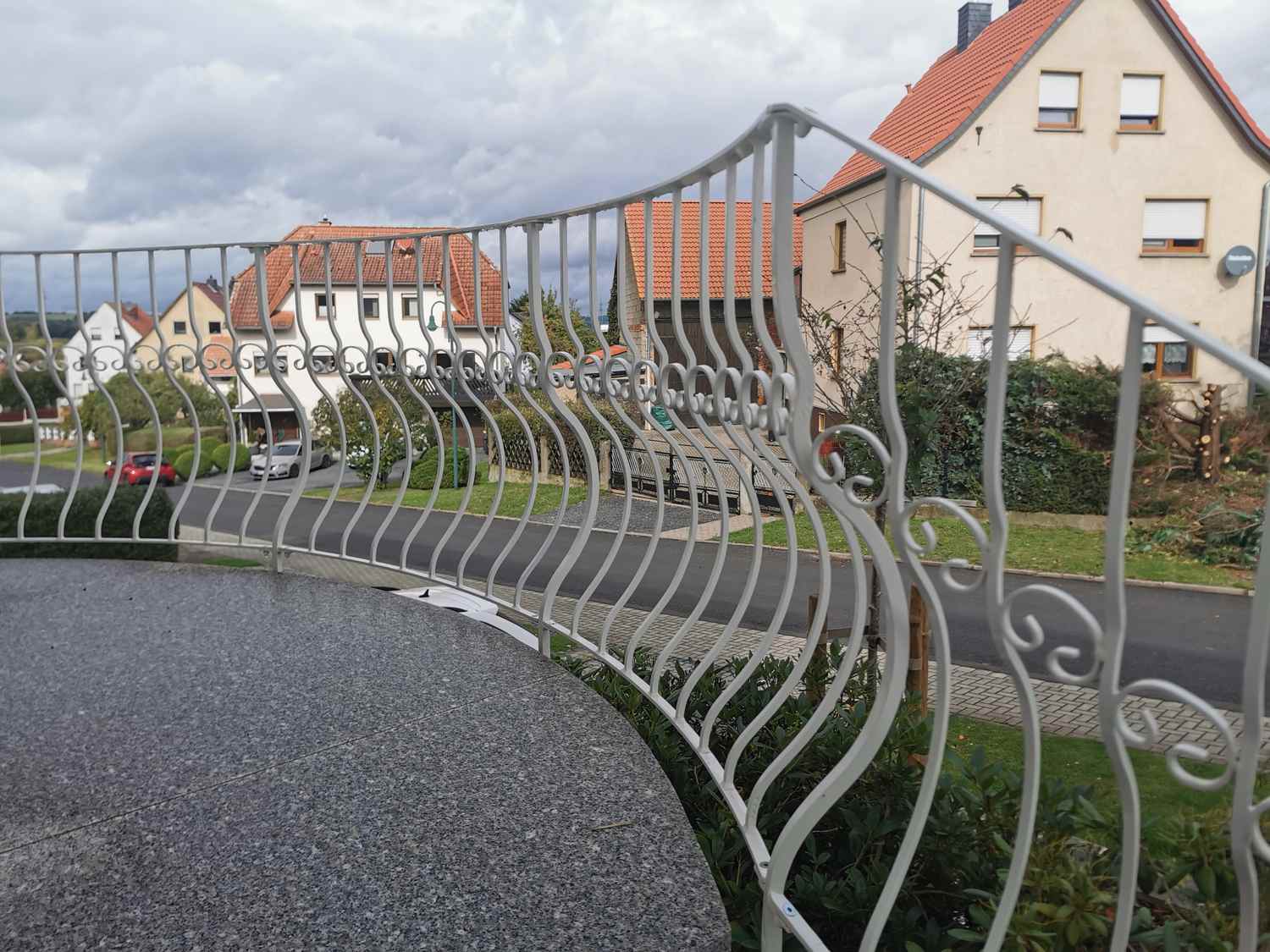 1 laufender Meter Balkon Geländer Terassen Gitter Schmiedeeisen Vernazza-Z100/100 Feuer Verzinkt 1 laufender Meter Balkon Geländer Terassen Gitter Schmiedeeisen Vernazza-Z100/100 Feuer Verzinkt