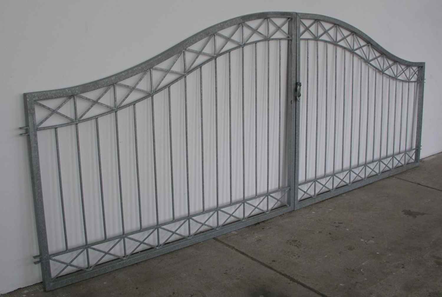 Gartentor Hoftor Tor Metall Crossline-GT450/100A Feuer Verzinkt mit Torantrieb Gartentor Hoftor Tor Metall Crossline-GT450/100A Feuer Verzinkt mit Torantrieb