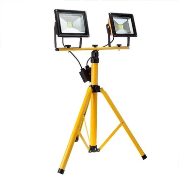 2X Flutlicht 50W Baustrahler mit Stativ LED 1508 2X Flutlicht 50W Baustrahler mit Stativ LED 1508