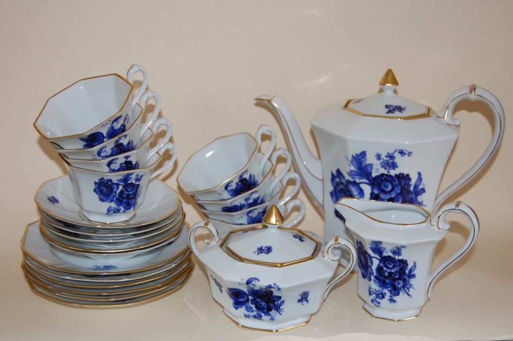 Kaffeeservice 22tlg. eckig blaue Blume Alt Tirschenreuth