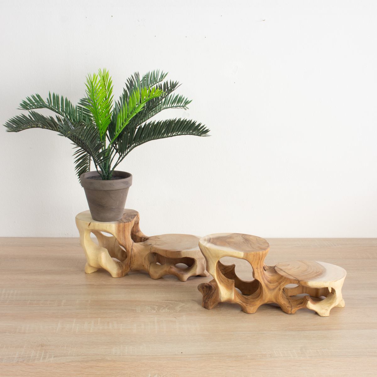 B-Ware 2er Set Naturbelassener kleiner Wurzel Teakholzhocker zufälliger Hocker aus Serie Blumenhocker Holzhocker 2 Stk