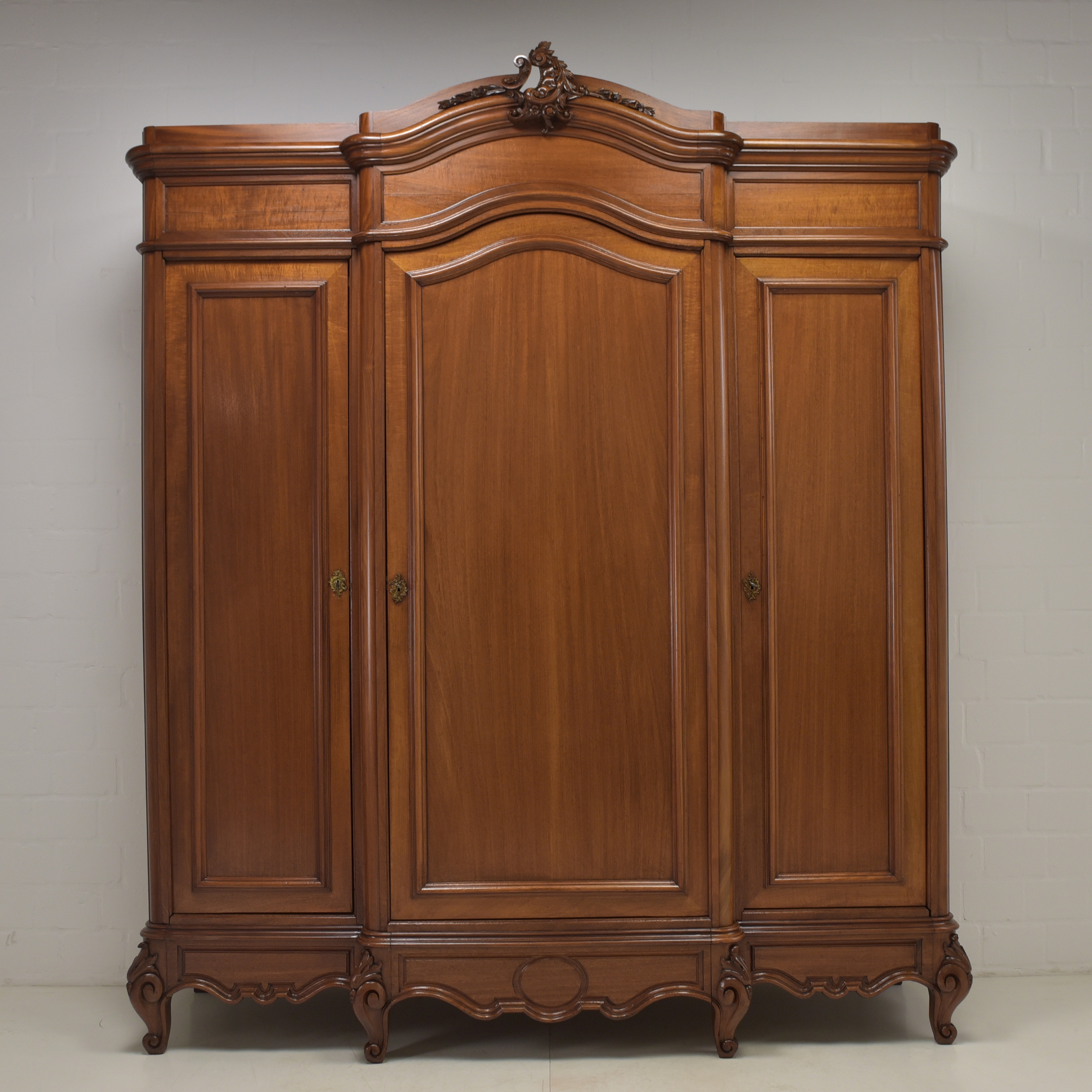 ANTIK! Großer XXL Kleiderschrank restauriert Mahagoni um 1910 Stange & Böden