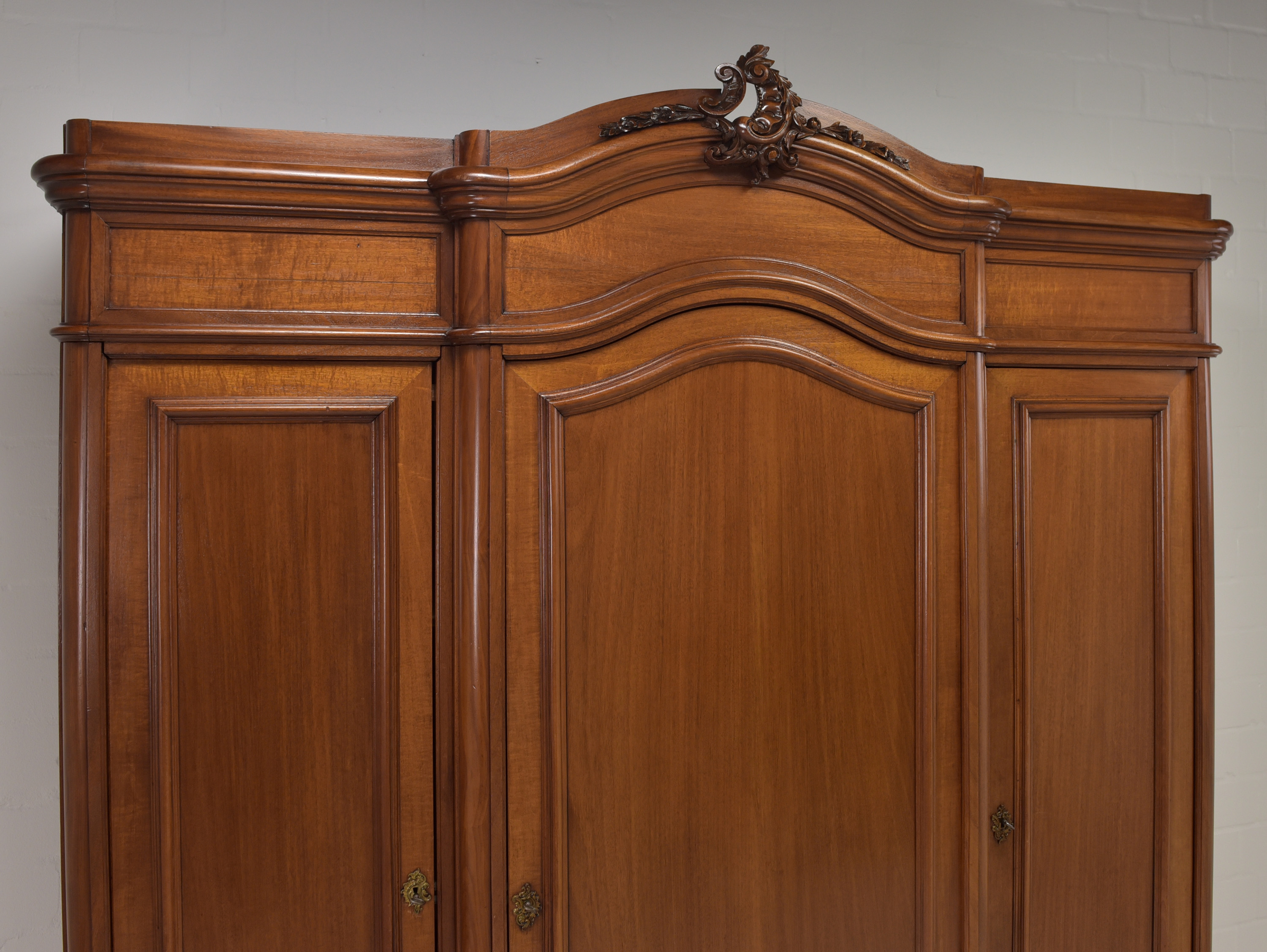 ANTIK! Großer XXL Kleiderschrank restauriert Mahagoni um 1910 Stange & Böden