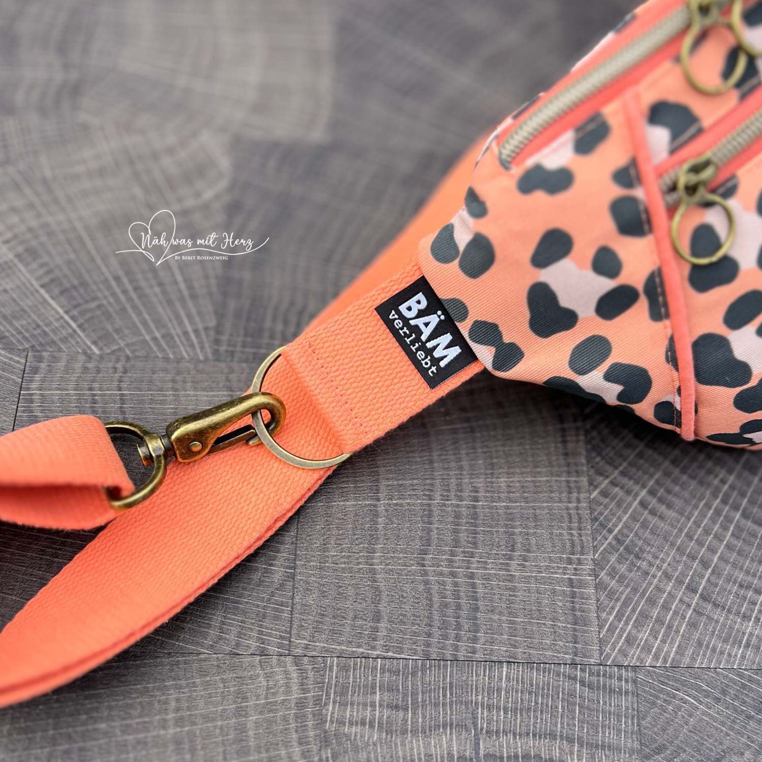 Mousqueton pour sacs 40mm en laiton-4 Mousqueton pour sacs 40mm en laiton-4
