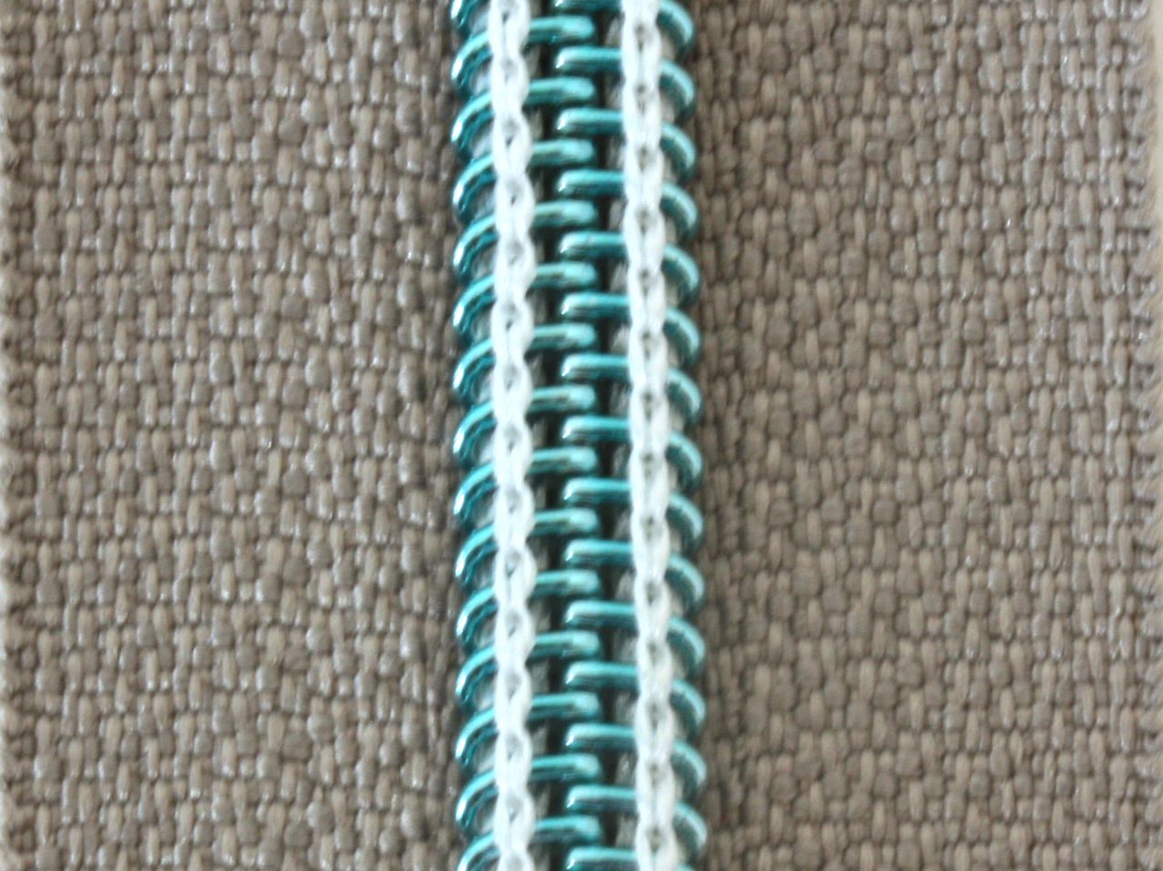 Regenbogen Reißverschluss 6,5mm Raupe - 1m - Mausgrau B24-0 Regenbogen Reißverschluss 6,5mm Raupe - 1m - Mausgrau B24-0