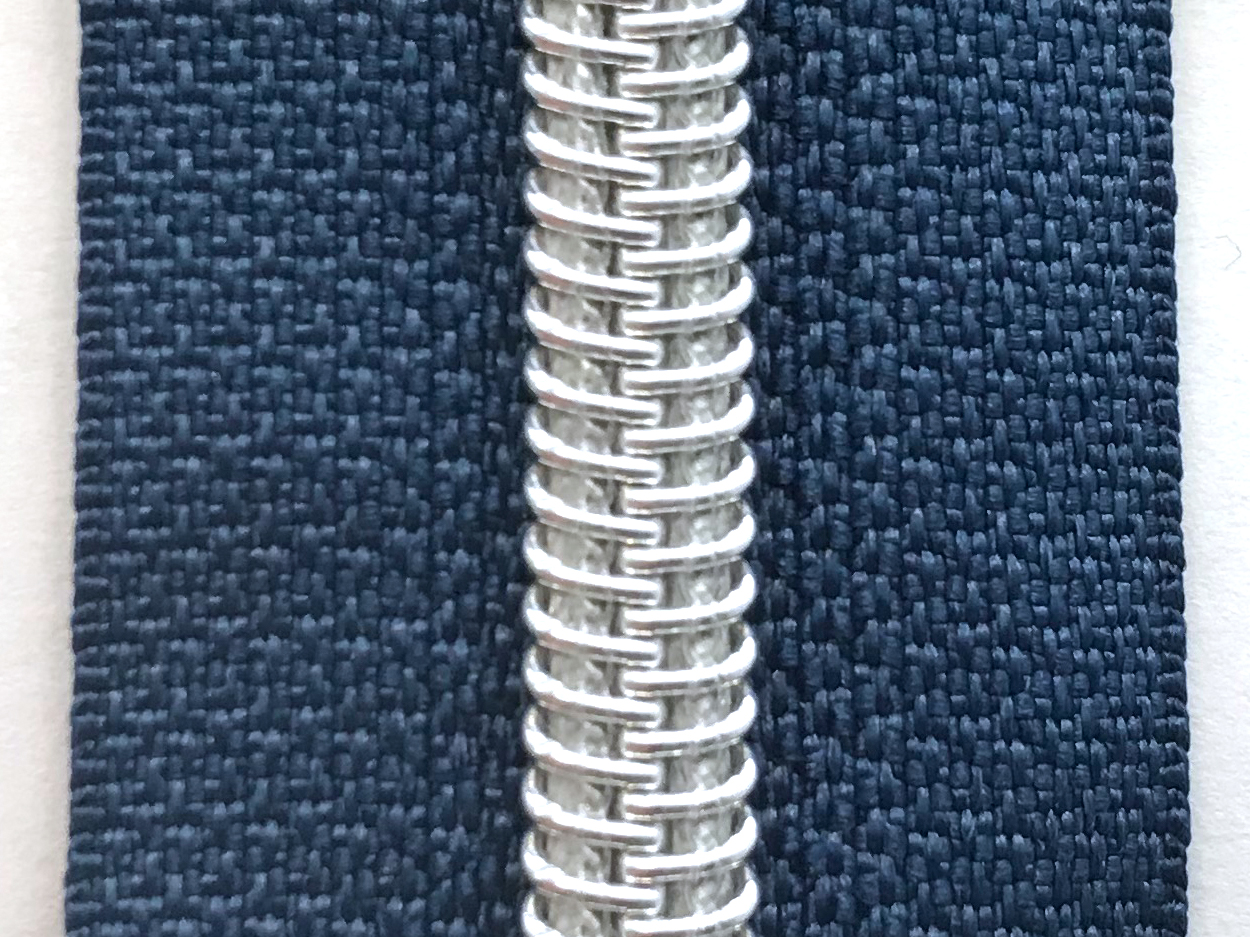 Silber Reißverschluss Colour metallisiert 6,5mm Raupe - 3m - Marine D040-0 Silber Reißverschluss Colour metallisiert 6,5mm Raupe - 3m - Marine D040-0