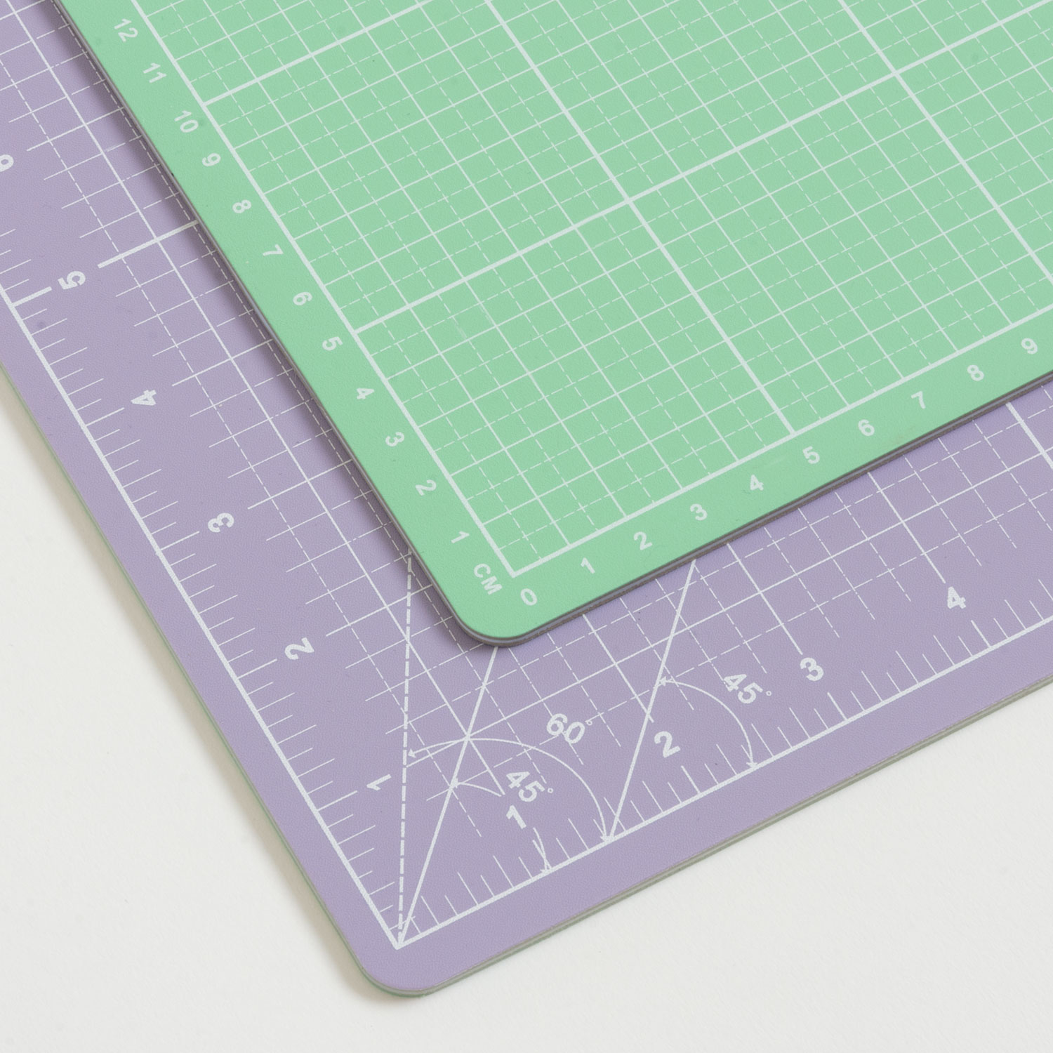 Tapis de découpe A2 Vert menthe-Lilas + cutter rotatif + règle-2 Tapis de découpe A2 Vert menthe-Lilas + cutter rotatif + règle-2