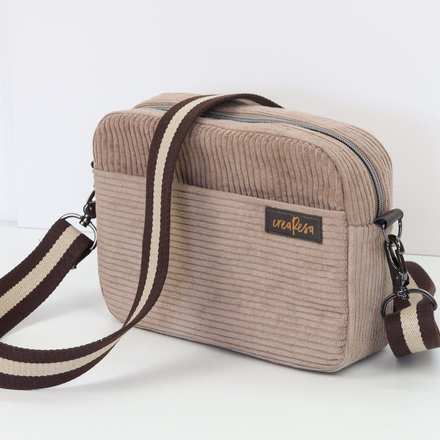 Umhängetasche 'Cambag Tessa Large' von creaResa *Taschenstar*-1 Umhängetasche 'Cambag Tessa Large' von creaResa *Taschenstar*-1