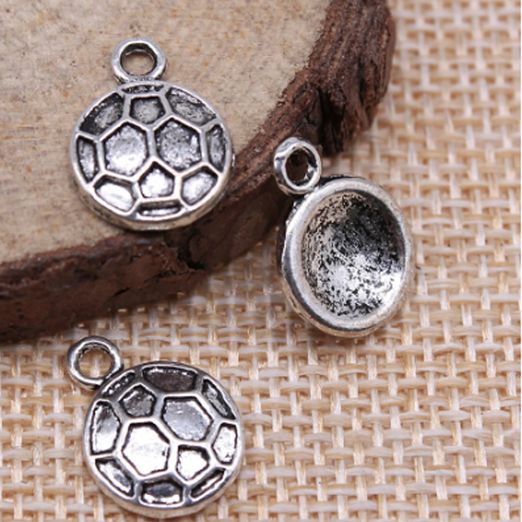 Charm - pendentif - ballon de football - argenté - 1 pièce Charm - pendentif - ballon de football - argenté - 1 pièce