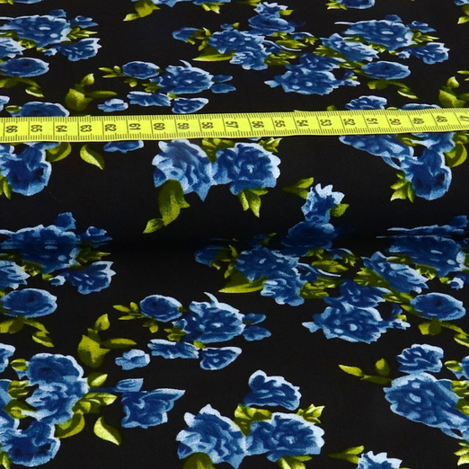 Viskose Blusenstoff Flowers Blau auf Schwarz Viskose Blusenstoff Flowers Blau auf Schwarz