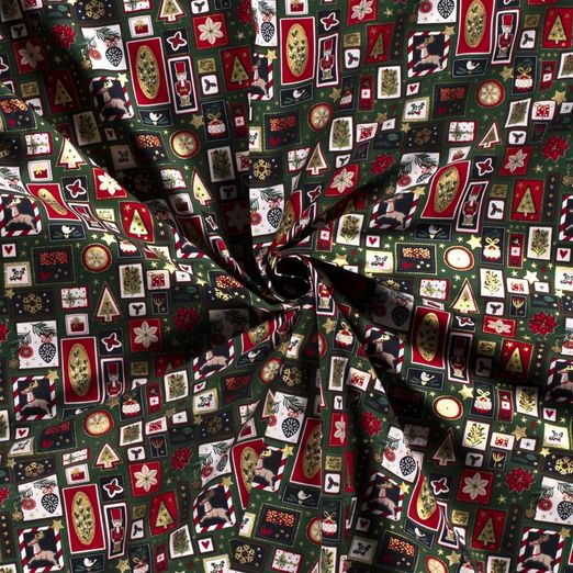 Baumwolle WEIHNACHTEN Foliendruck Weihnachts-Patchwork auf Dunkelgrün Baumwolle WEIHNACHTEN Foliendruck Weihnachts-Patchwork auf Dunkelgrün