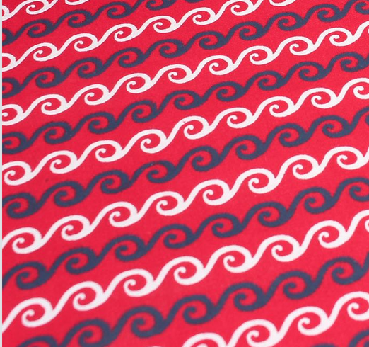 Baumwolle Maritim Weiß-Blaue Wellen auf Rot Baumwolle Maritim Weiß-Blaue Wellen auf Rot