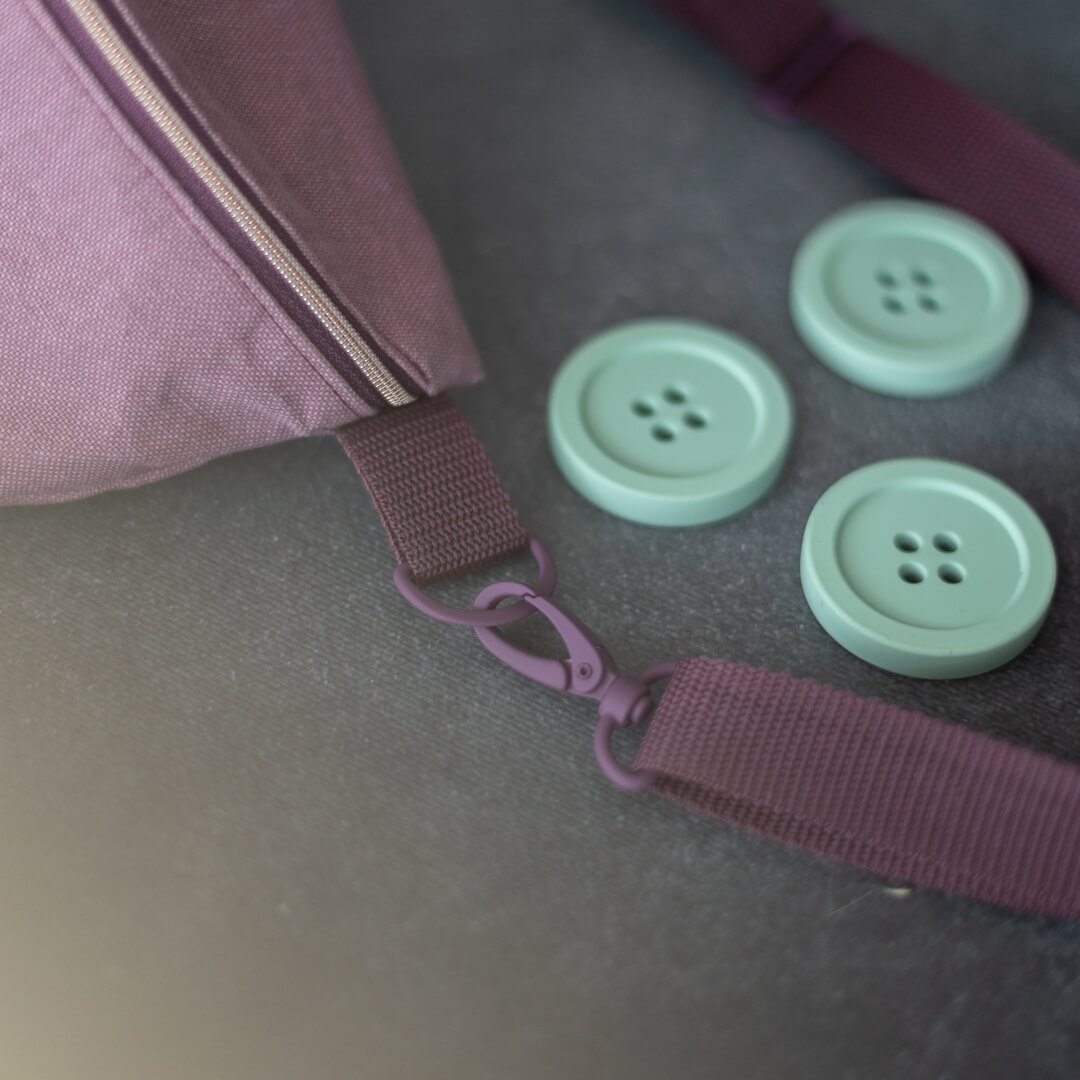 Mousqueton pour sacs 25mm métal Myrtille D230-4 Mousqueton pour sacs 25mm métal Myrtille D230-4