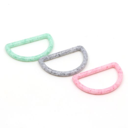 Anneaux en D en plastique marbré 38mm - 4 pièces Anneaux en D en plastique marbré 38mm - 4 pièces