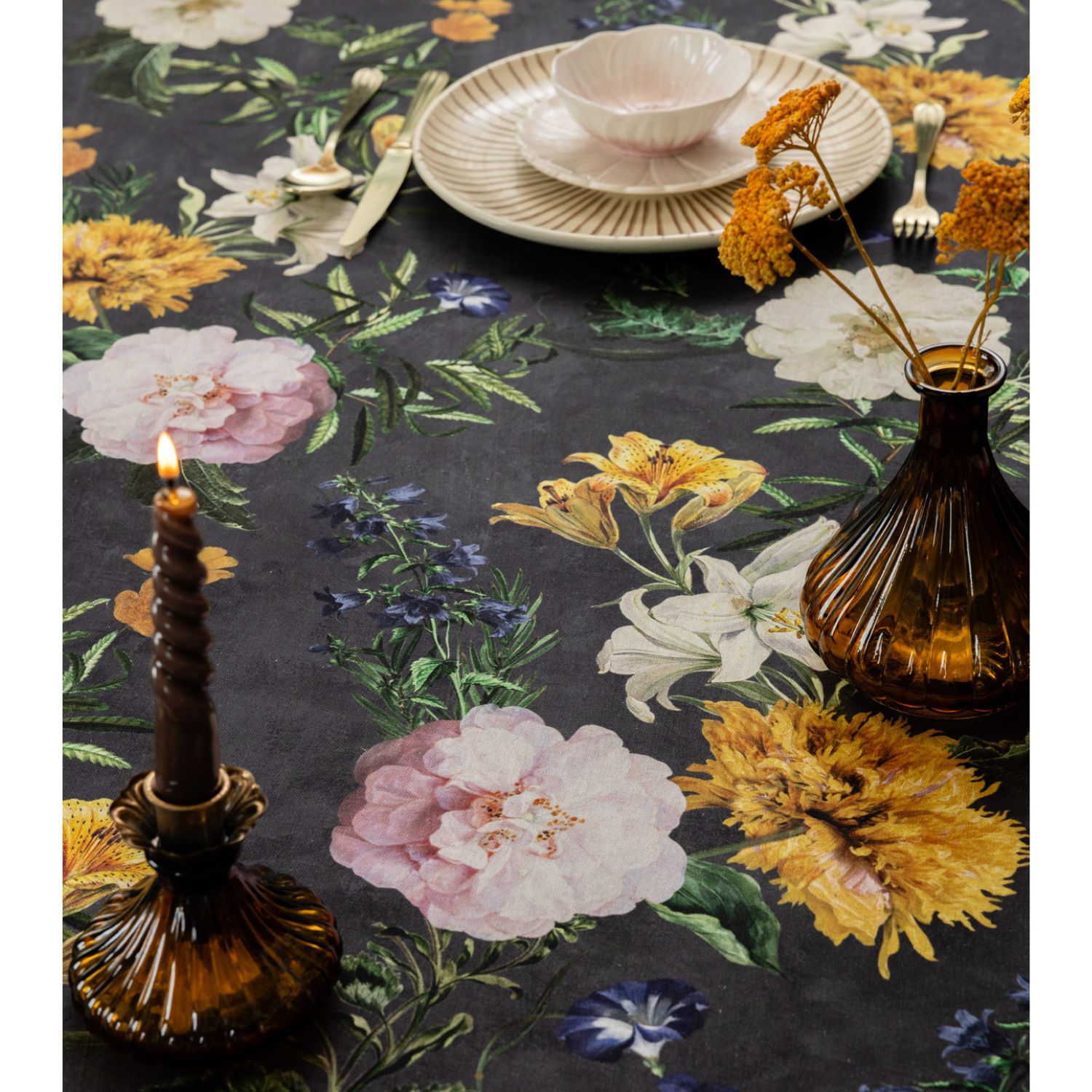 Toile de coton canevas - Fleurs opulentes Graphite-1 Toile de coton canevas - Fleurs opulentes Graphite-1