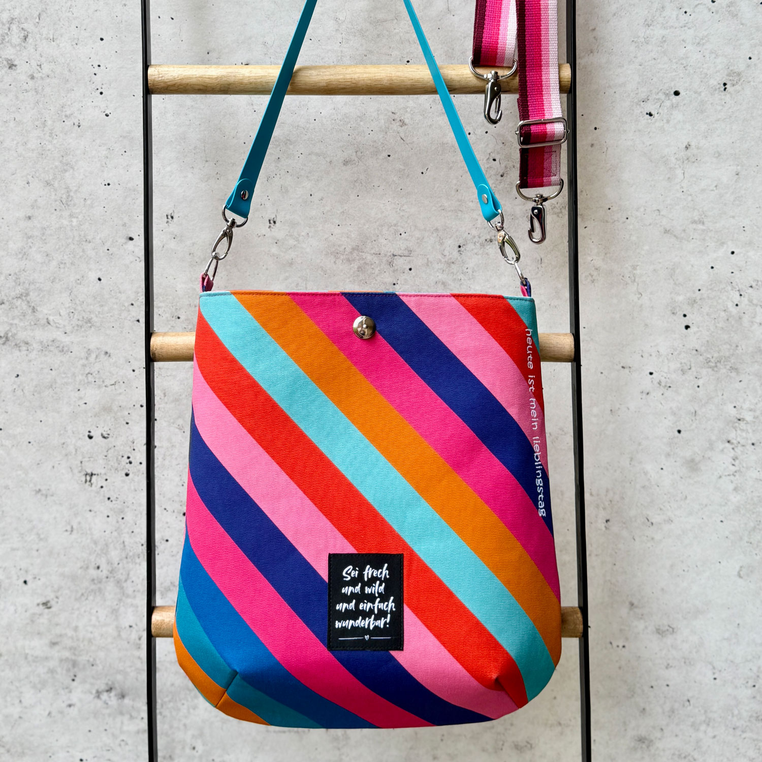 Outdoorstoff Hugo & Hilda - Diagonale Streifen Multicolor-1 Outdoorstoff Hugo & Hilda - Diagonale Streifen Multicolor-1