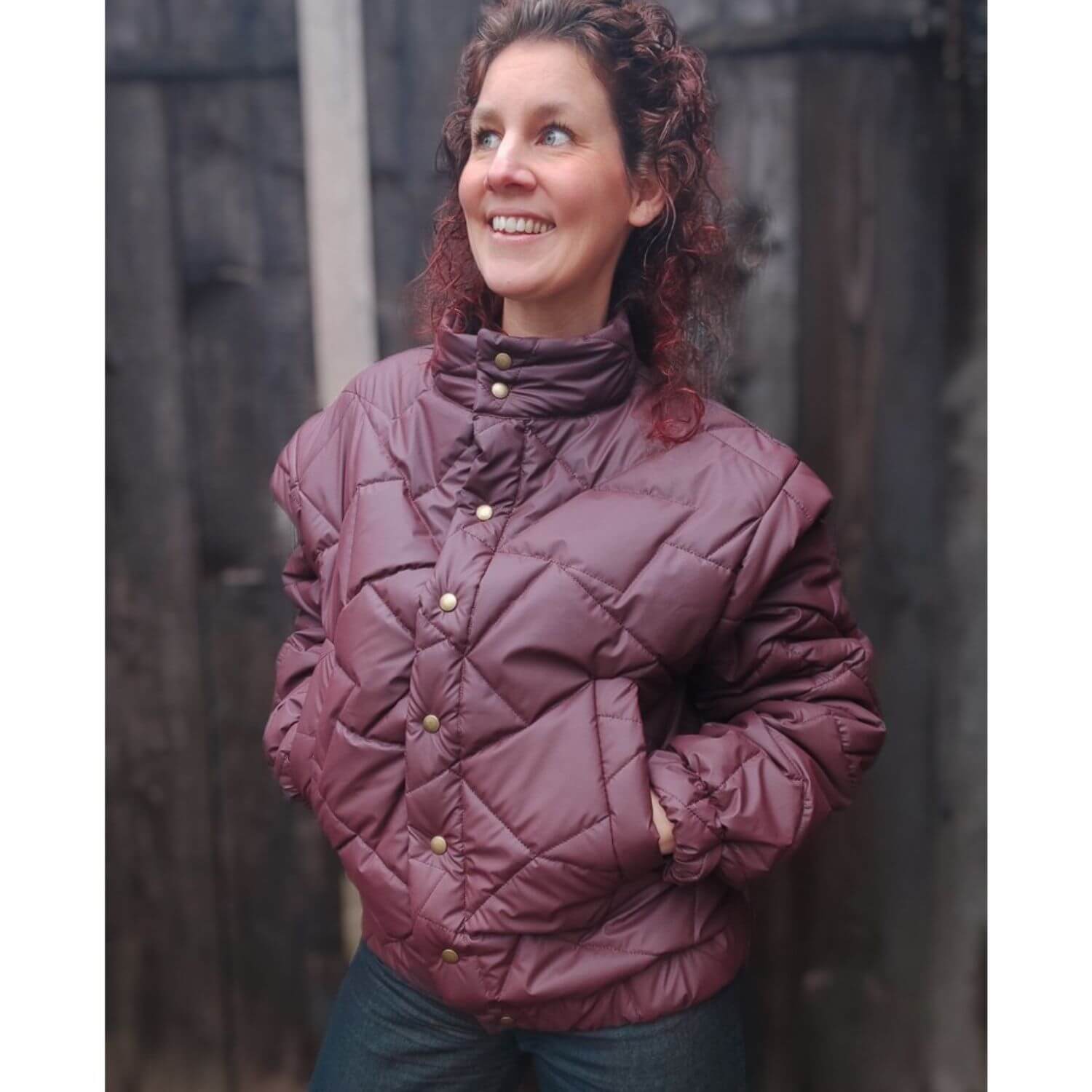 Gesteppter Jackenstoff - Geometric Bordeaux-2 Gesteppter Jackenstoff - Geometric Bordeaux-2