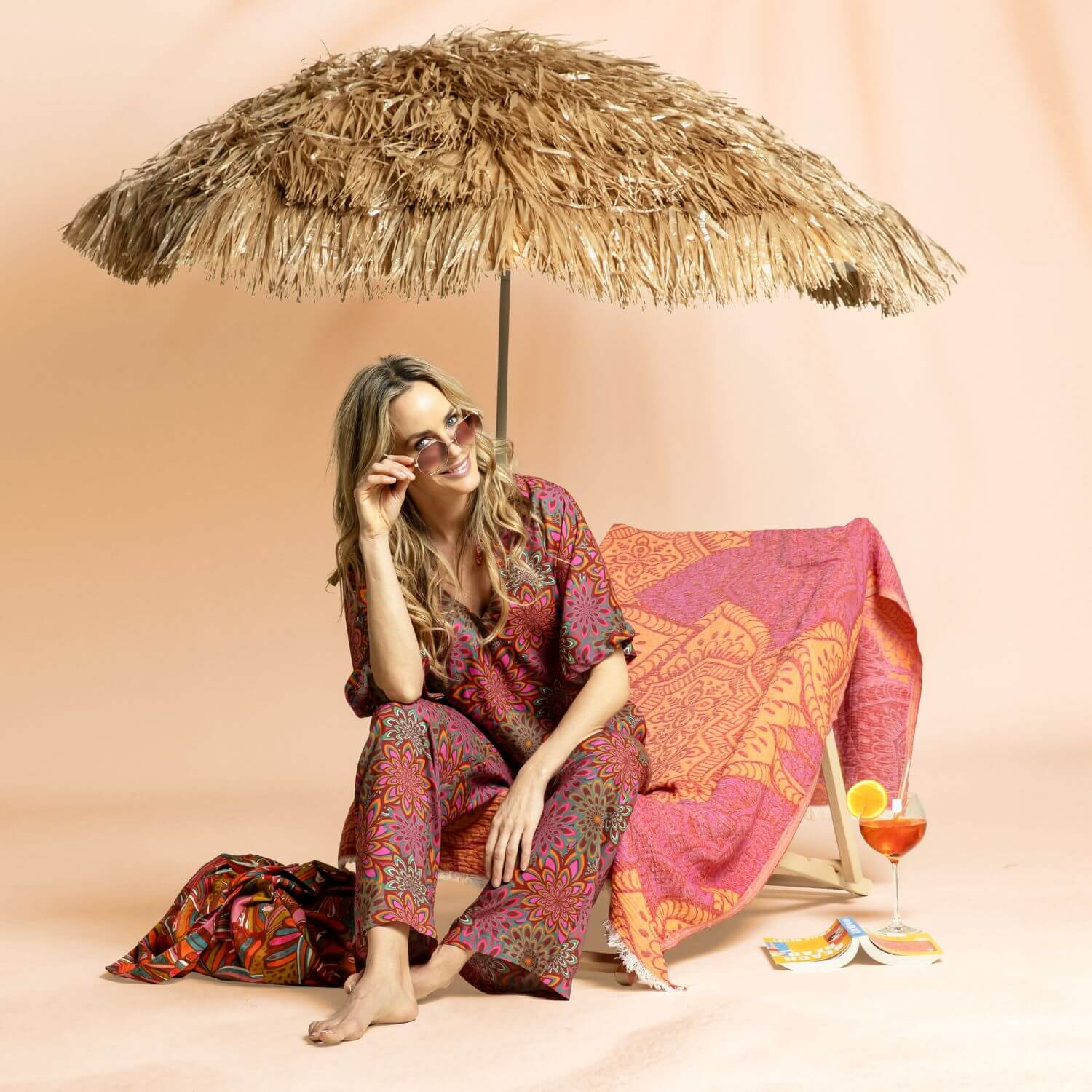 Voile de viscose - Beach Collection Fleurs Bordeaux par Roeqiya Fris-2 Voile de viscose - Beach Collection Fleurs Bordeaux par Roeqiya Fris-2