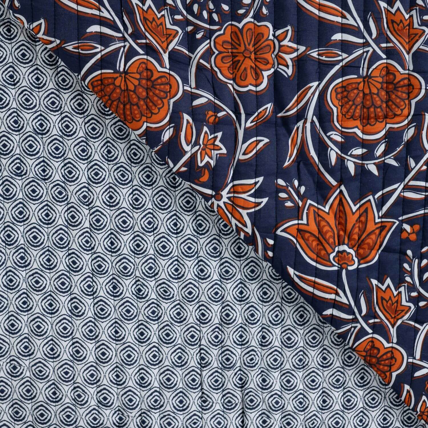 Gesteppter Jackenstoff - Doubleface Blumen & Kreise Navy Wattiert-1 Gesteppter Jackenstoff - Doubleface Blumen & Kreise Navy Wattiert-1