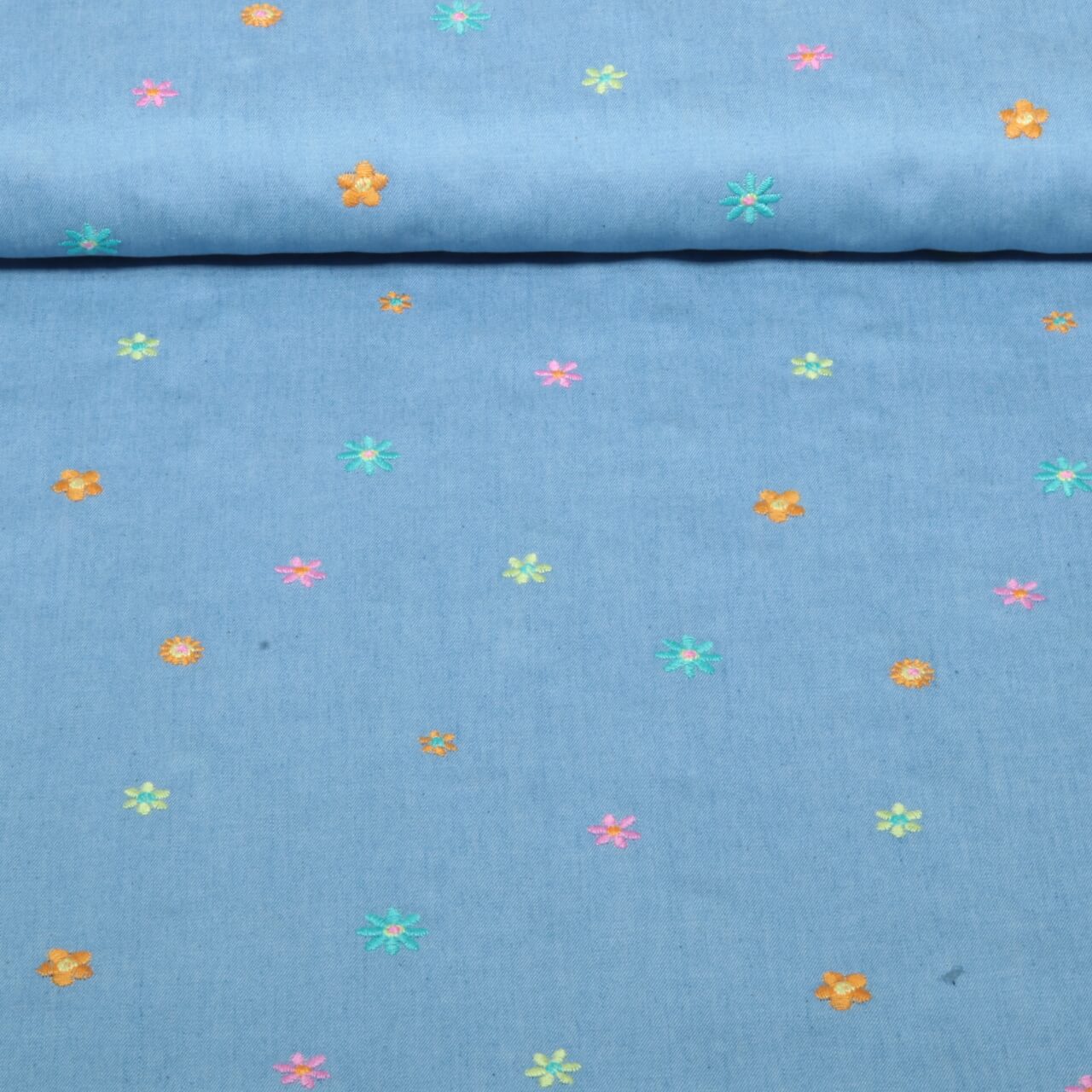 Tissu jeans pour blouses - Multicolore brodé Bleu clair-0 Tissu jeans pour blouses - Multicolore brodé Bleu clair-0